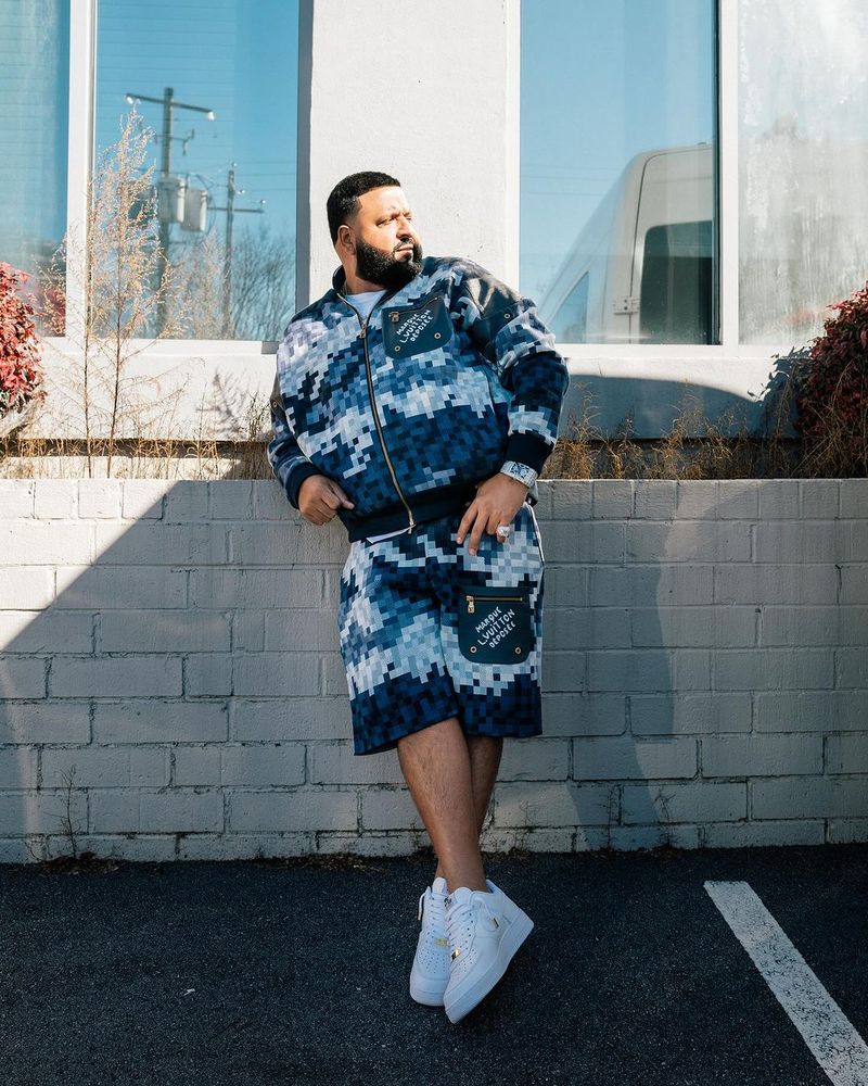 DJ Khaled a fost cărat pe brațe de la mașină pe scenă