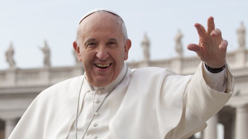 Care este starea de sănătate a liderului pontif Papa Francisc, după ce a fost dus de urgență la spital: "Sunt încă în viață"