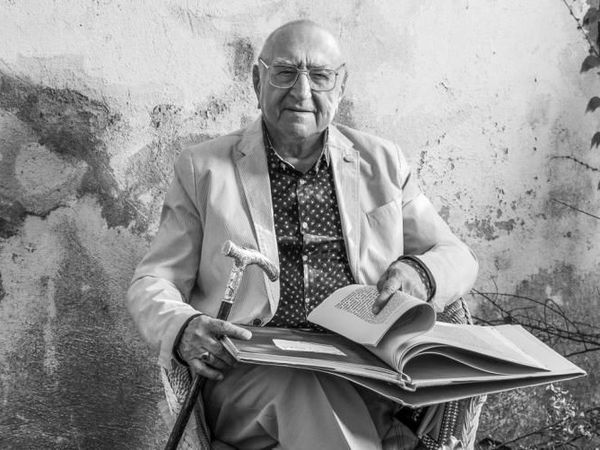 Scriitorul Dinu Săraru a murit la 92 de ani! Mesajele de condoleanțe nu au &icirc;nt&acirc;rziat să apară &icirc;n mediul online: &bdquo;Ne-a părăsit un titan al culturii naționale!&rdquo;