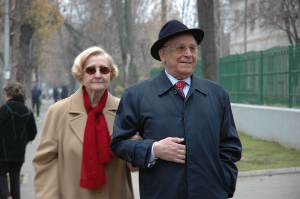 Ion Iliescu, la 94 de ani: "Ştiu că Internetul e plin de meme-uri cu mine, că speranţa moare penultima"