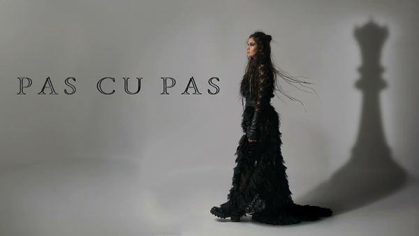 "Semnific&acirc;nd o ad&acirc;ncire involuntară &icirc;n problemele unei relații nedorite". Dora Gaitanovici lansează albumul "Pas cu Pas" 