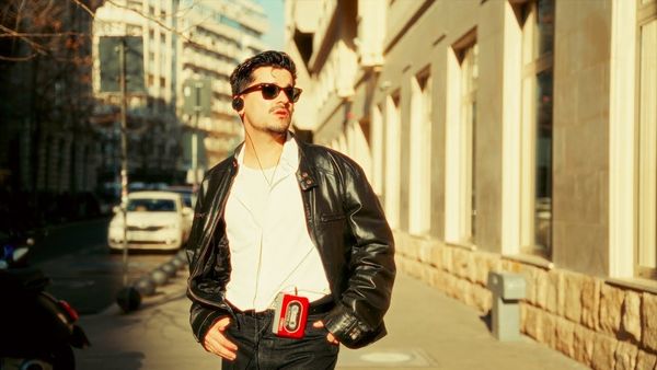 "Mi-am dorit mult sa creez c&acirc;te un vizual pentru fiecare piesă". Andrei Ursu a lansat piesa "Te iert"