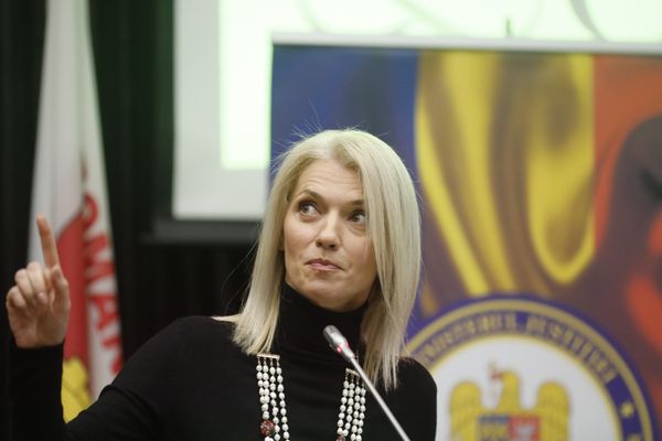 Deputaţii au adoptat &bdquo;Legea 2 Mai&rdquo;, prin care traficanţii de substante interzise de mare risc nu mai pot primi pedepse cu suspendare