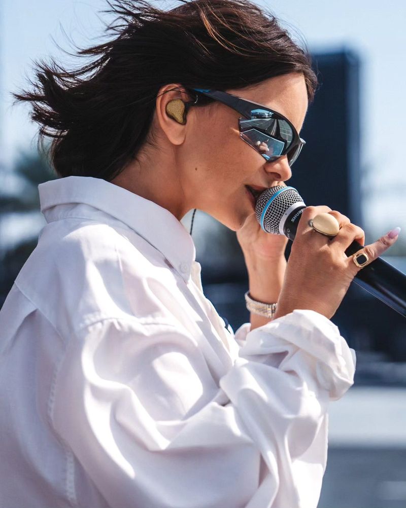 INNA prezintă prima parte a albumului “Everything or Nothing”, 6 piese compuse în Dance Queen’s House