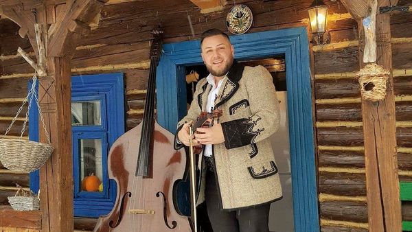 "Te-ai dus și dumneata la nepotul tău". O nouă dramă pentru familia lui Gabi St&acirc;ngău! Bunica regretatului violonist a murit la două săptăm&acirc;ni după ce și-a condus nepotul pe ultimul drum