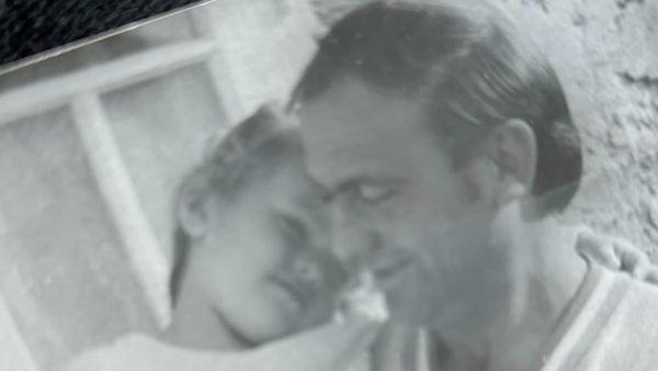 "Te iubesc, tata! Să te odihnești în pace". Cristina Șișcanu, îngenuncheată de durere.Tatăl jurnalistei a murit