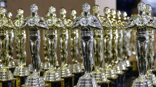 C&acirc;ți bani c&acirc;știgă laureații premiilor Oscar 2024