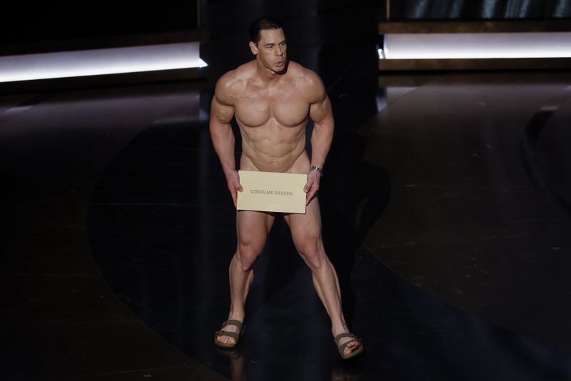 John Cena dezbracat la Oscaruri 2024