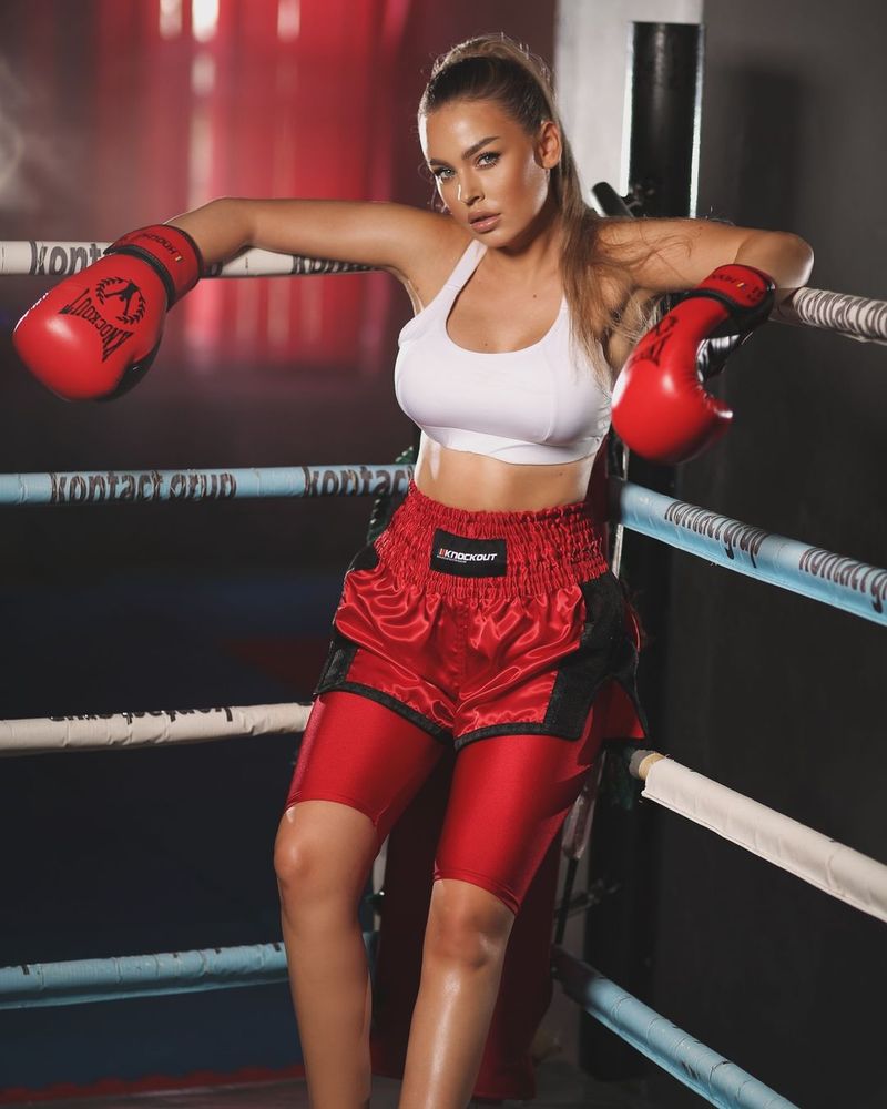 Misha ia în calcul să plece din România