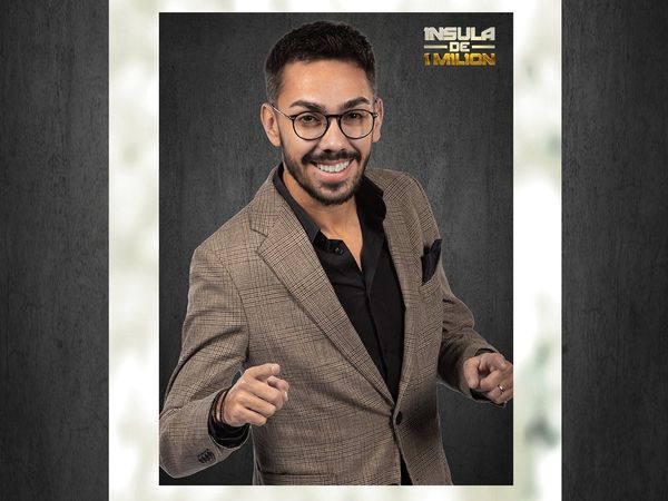 Care este numele real al lui Armin Nicoară. Nimeni nu știa cum &icirc;l cheamă, de fapt, pe artist &icirc;n buletin