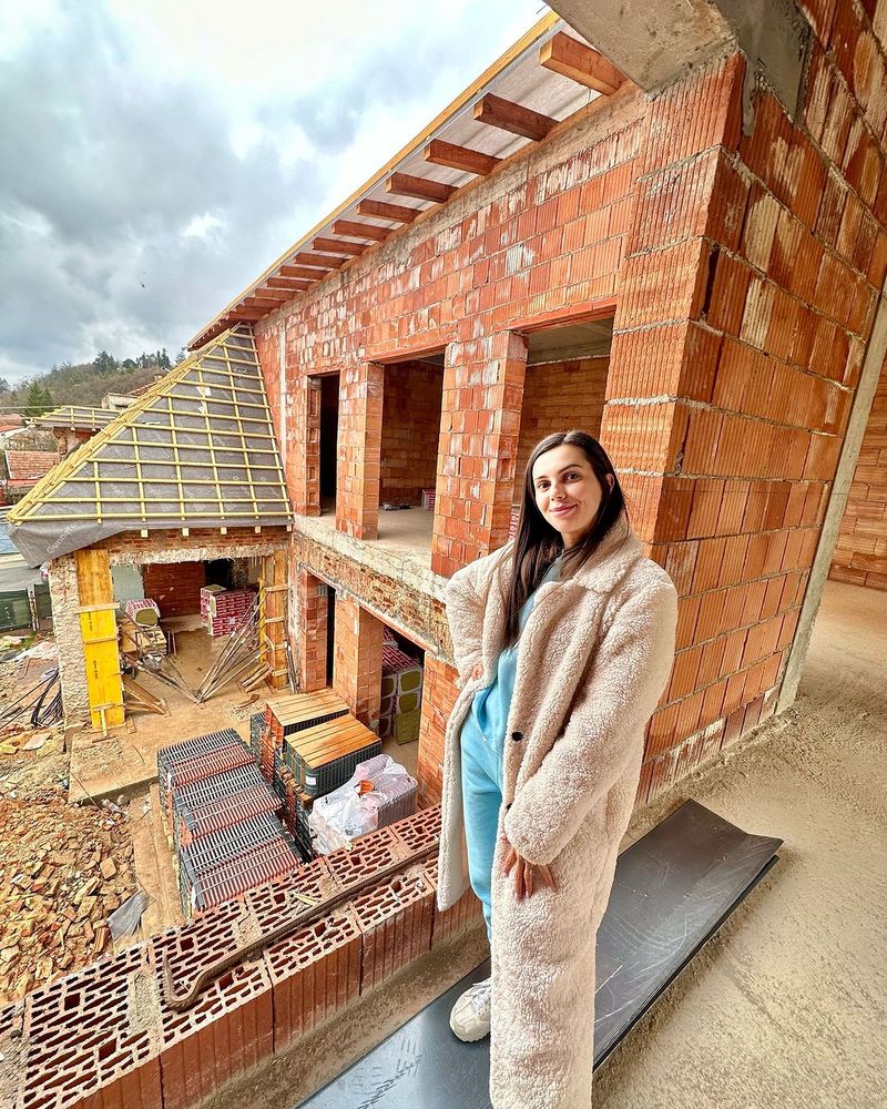 Artista așteaptă cu nerăbdare să se mute în noua casă