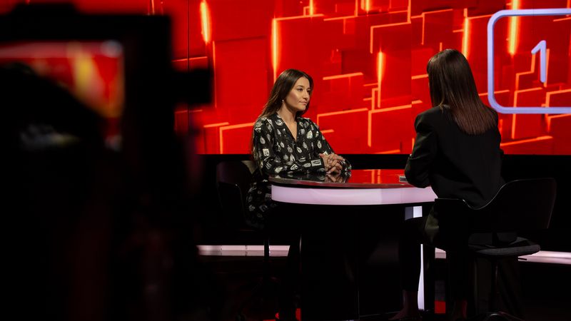 Îndrăgita cântăreață Claudia Pătrășcanu vine duminică, la “40 de întrebări cu Denise Rifai”