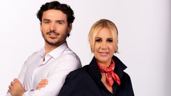 Cornelia Ionescu şi Alex Nedelcu aduc cele mai proaspete informaţii din culisele reality show-ului “Insula de 1 milion”, difuzat de Kanal D