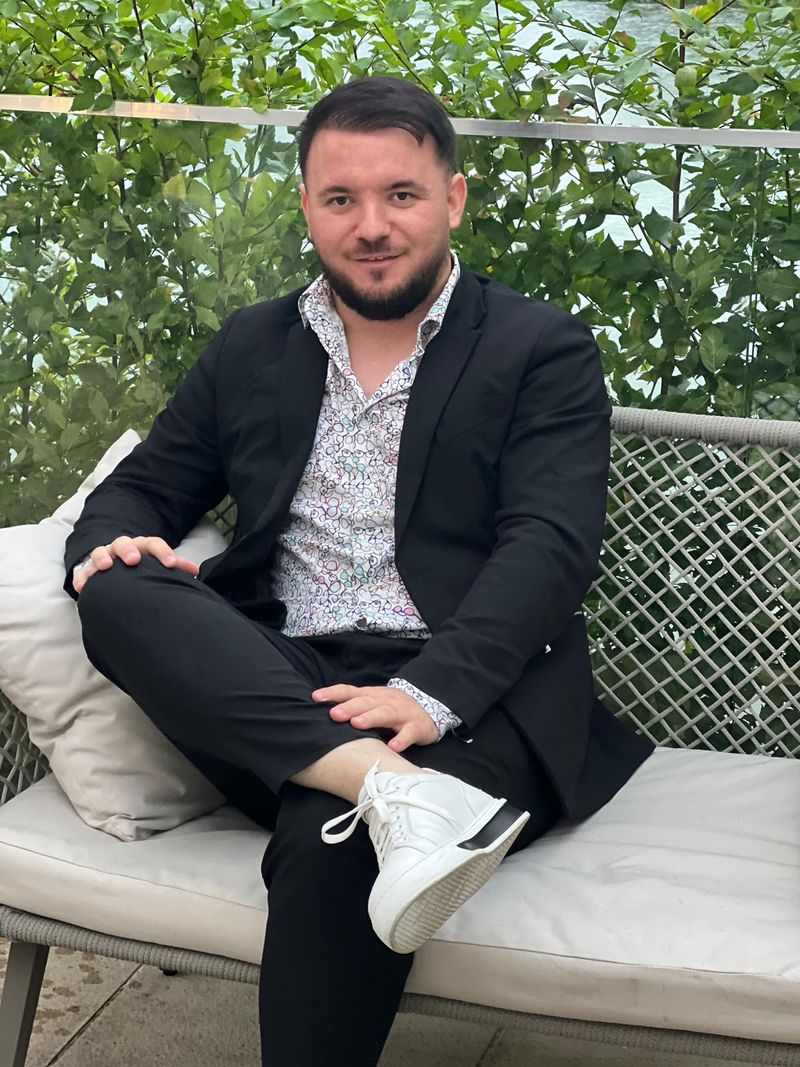 Ce se întâmplă cu iubita lui Mile Povan la trei săptămâni de la moartea artistului?