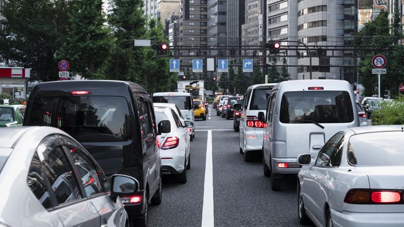 Codul Rutier 2024: Ce obligații are șoferul care urmează să fie depășit?