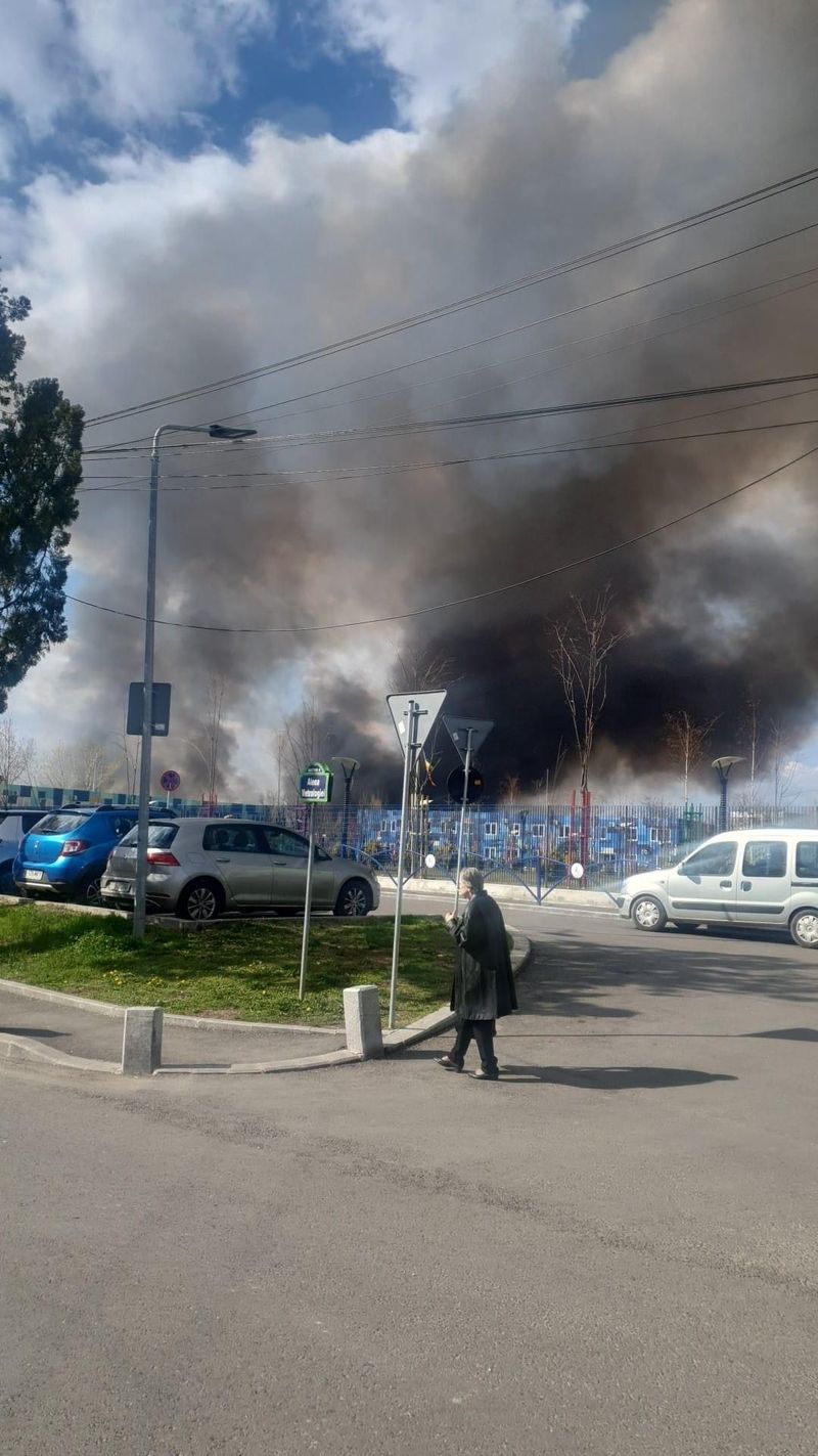 Fumul vizibil în mai multe locuri din București