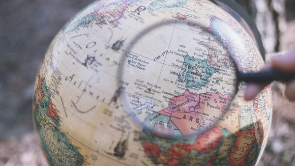 5 limbi străine pe care le pot învăța tinerii. De ce e bine să vorbești o limbă rară