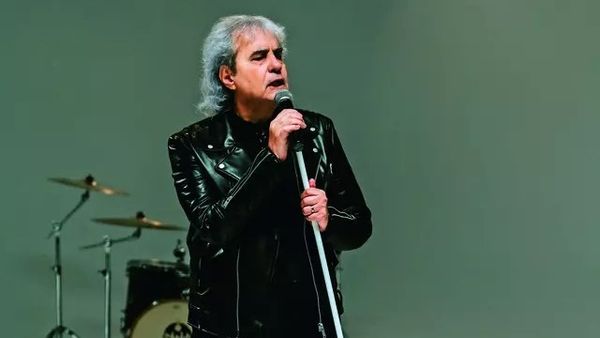 "Mă simt ca un campion". Cristi Minculescu are o nouă iubită. Solistul trupei Iris a divorțat de femeia care i-a donat o parte din ficat