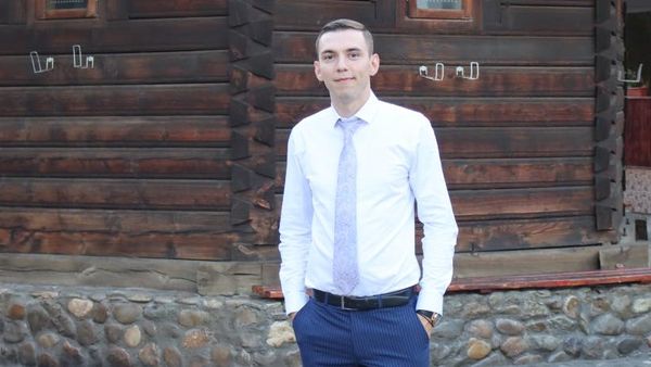 Cine sunt părinții studentului ucigaș de la Teologie. Mirel era cunoscut ca fiind un tânăr liniștit și cuminte