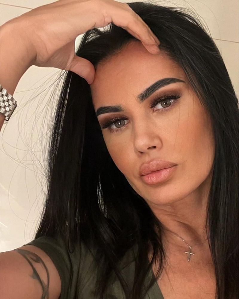 Oana Zăvoranu  și medicul Bogdan Ioan Furtună