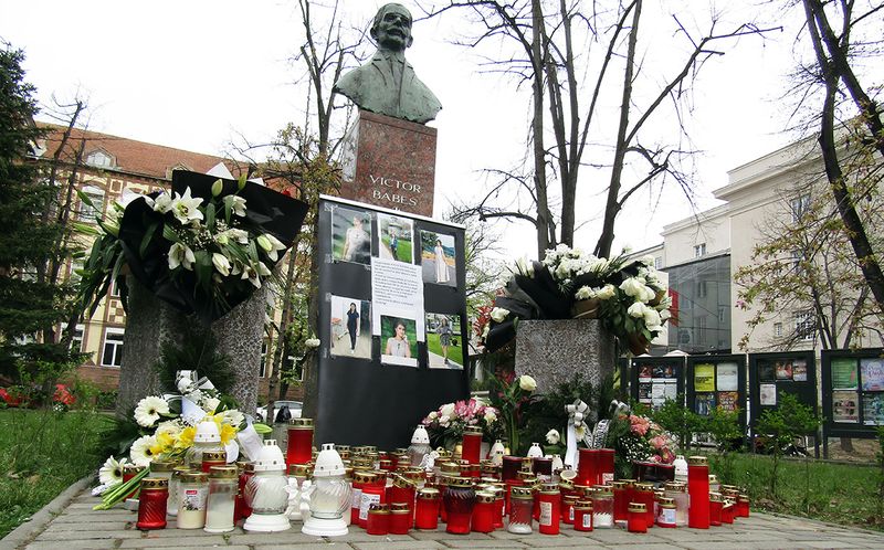 Colegii tinerei au făcut un altar