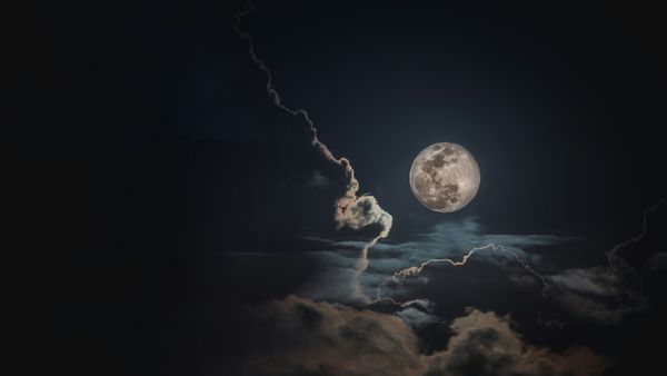 Lună Nouă în aprilie 2024. Când are loc și cum sunt influențate zodiile?