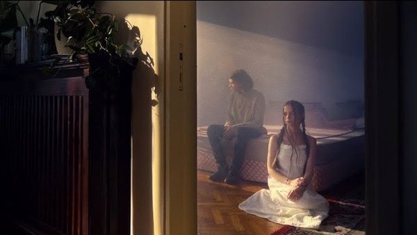 "Nu e ușor să te rupi de un om, de amintiri, de toate lucrurile care v-au legat". YUKA a lansat piesa "Tu"