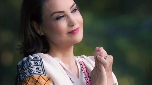 Cine este noul iubit, mai tânăr cu 23 ani, al  Danielei Nane. Gestul făcut de actriță chiar în văzul tuturor