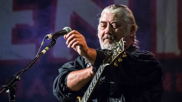 Starea de sănătate a liderului trupei Phoenix: "Recuperarea va fi de durată". Nicu Covaci se află în continuare în spital, după ce a fost operat de urgență pe creier 