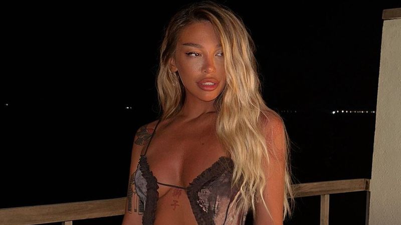 Nici nu ai recunoaște-o dacă n-ai știi că este vorba despre celebrul make-up artist, Ema Uta. Cum arăta logodnica lui Alex Bodi &icirc;n urmă cu c&acirc;țiva ani