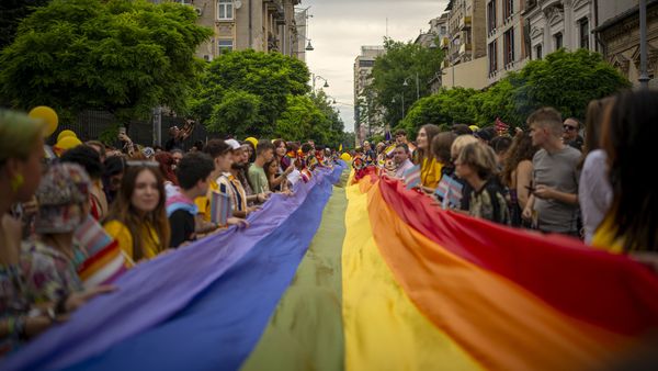Bucharest Pride 2024 va avea loc &icirc;n perioada 21-29 iunie. "We are ready" este tema celui mai important eveniment dedicat comunităţii LGBTQIA+