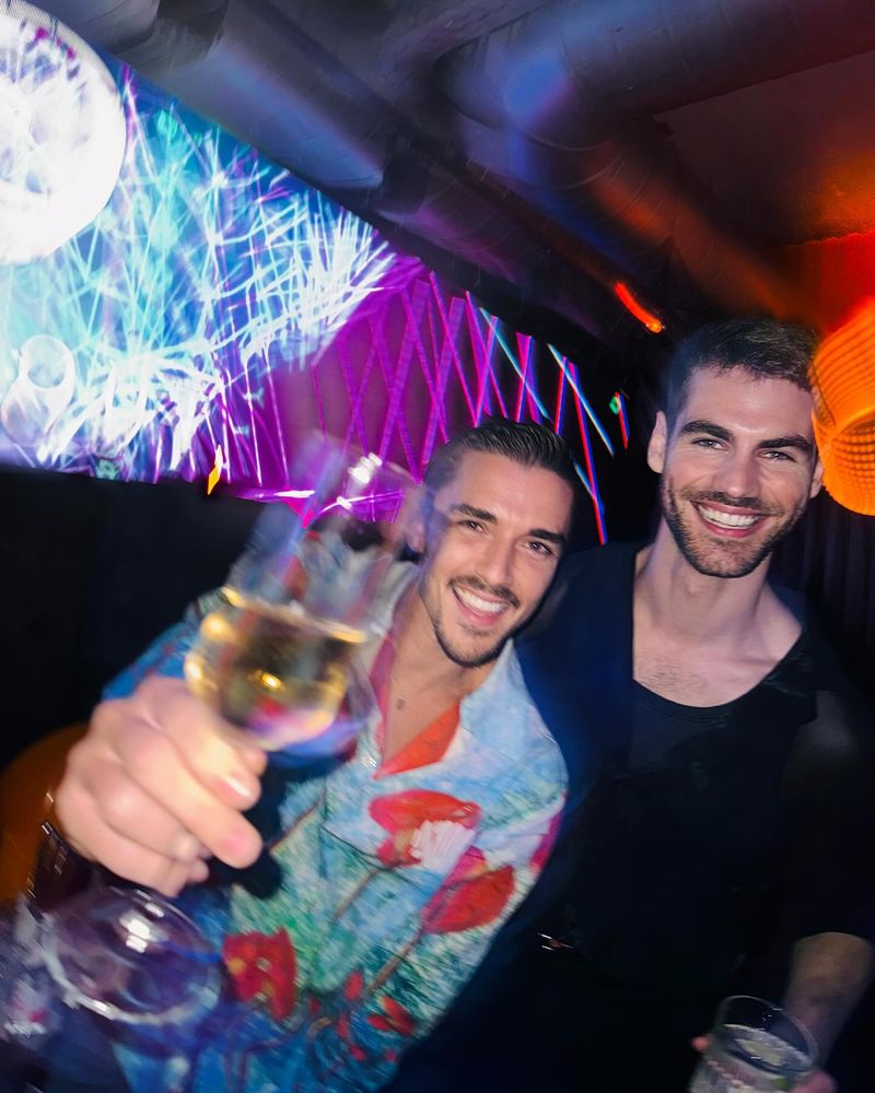 Emil Rengle și iubitul lui, Alejandro Fernandez, s-au logodit.