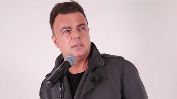 &bdquo;A murit uit&acirc;ndu-se la emisiunea mea&rdquo; Drama care i-a marcat viața lui Adrian Enache