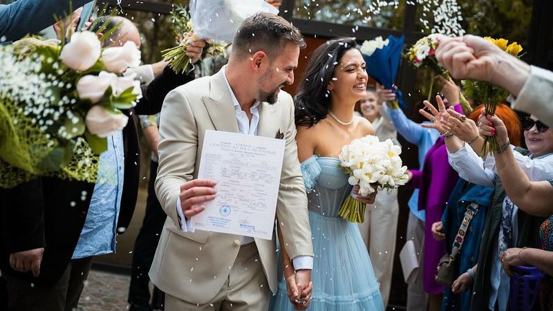 Gestul controversat făcut de Oana Moșneagu &icirc;n ziua &icirc;n care a devenit soția lui Vlad Gherman. Fanii susțin că a făcut referire la Cristina Ciobănașu