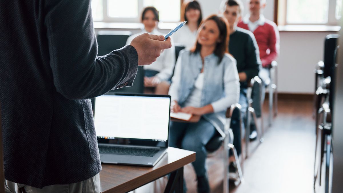 Când începe vacanța de Paște 2024 pentru studenți?