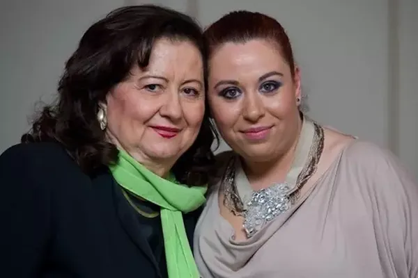"Judecați și jigniți pe alții. Vedeți-vă de viața voastră". Oana Roman a răbufnit după ce a fost criticată aspru că nu ține doliu