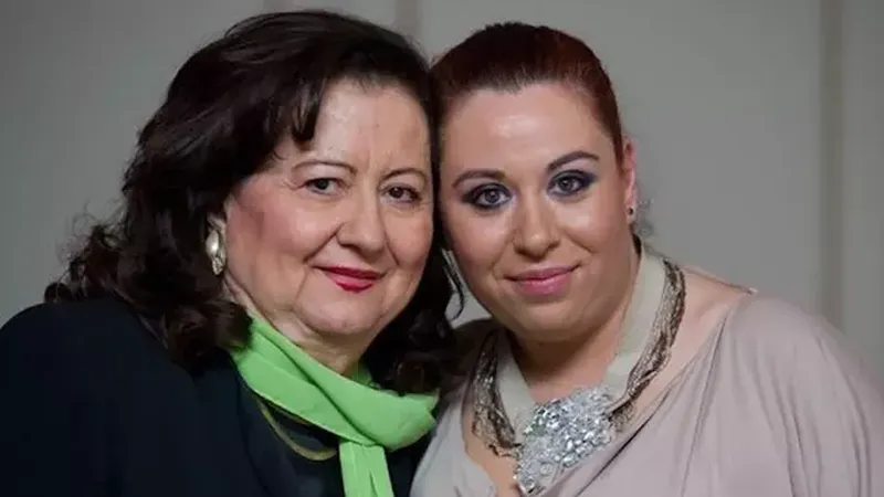 "Judecați și jigniți pe alții. Vedeți-vă de viața voastră". Oana Roman a răbufnit după ce a fost criticată aspru că nu ține doliu