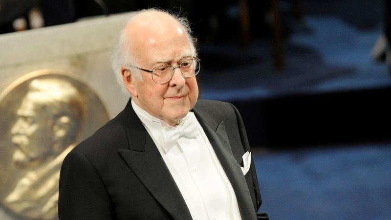 A murit fizicianul Peter Higgs, laureatul Nobelului &icirc;n 2013, părintele &rdquo;particulei lui Dumnezeu&rdquo;