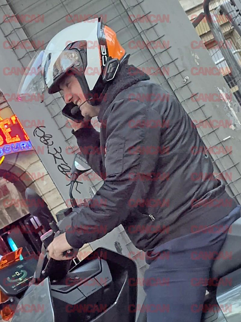 Mihai Pascu surprins în centrul Bucureștiului