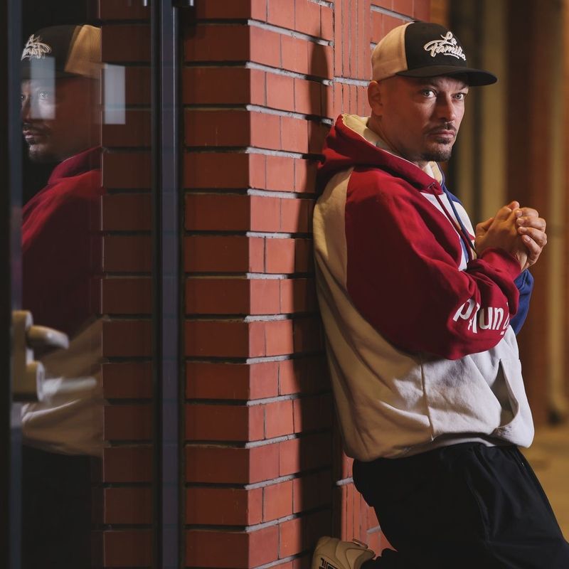 Puya s-a apucat de renovat case în stil tradițional