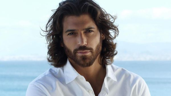 Mama actorului Can Yaman, mesaj plin de emoție pentru fiul său: "Să te ferească de cele rele"