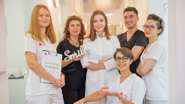 Inovații tehnologice în stomatologie - cum influențează echipamentele de vârf serviciile stomatologice? Implanturi dentare, tratamente ortodontice și multe altele