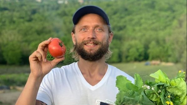 "A vrut să experimenteze pe copil". Un tată și-a lăsat bebelușul să moară de foame hrănindu-l cu “lumina soarelui, nu cu mâncare”. Bărbatul și-a recunoscut faptele