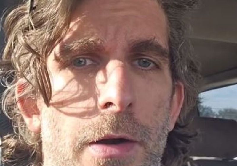 Cine este bărbatul care și-a dat foc în fața tribunalului în care se desfășura procesul lui Donald Trump