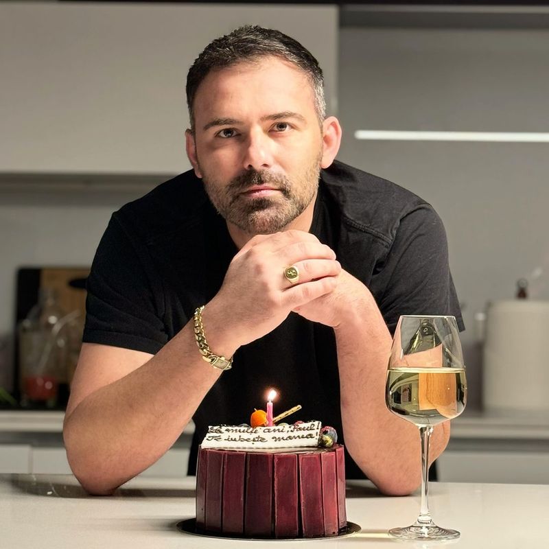 Spike și-ar fi serbat ziua de naștere alături de mama lui