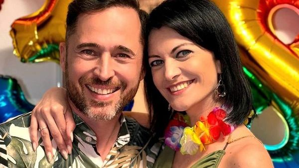 ”Petrecere Hawaii de 38 de ani” Ce surprinză i-a pregătit Dinu Maxer Magdalenei Chihaia de ziua ei de naștere