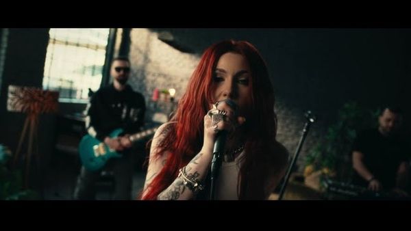 Iraida a lansat varianta live a piesei "Viceversa"