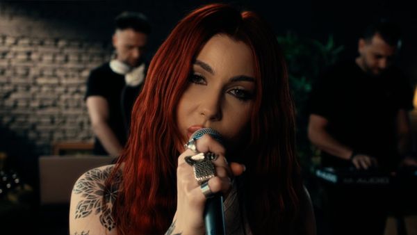 Iraida a lansat varianta live a piesei "Modern Love"