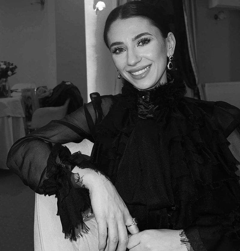 Cine este și cu ce se ocupă Carla Oprișan, sora lui Nicole Cherry