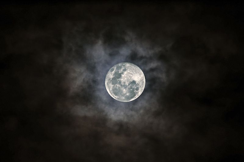 Când avem Lună Plină în mai 2024?